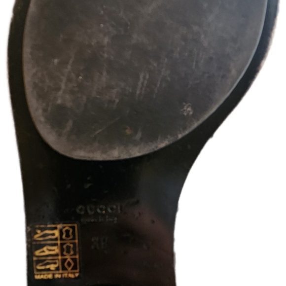 EUC Gucci sandals with gold hardware - Picture 7 of 12